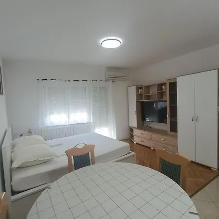 Ivana Apartamento *
